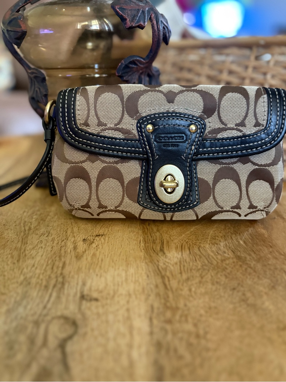 Coach Signature C Canvas Wristlet purse in Khaki and Brown w gold turnlock. - Picture 7 of 8